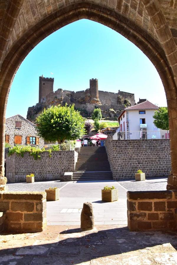 Maison Au Loup: 16th Century Hotel in Old Town Le Puy Exterior photo